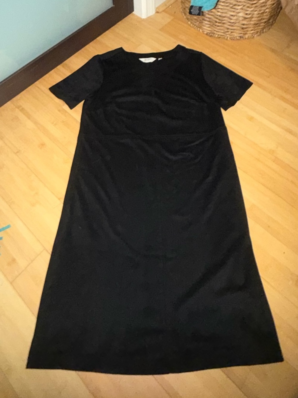 Candace Cameron Bure Black Short-Sleeve A-Line Midi Dress- Thick Suede